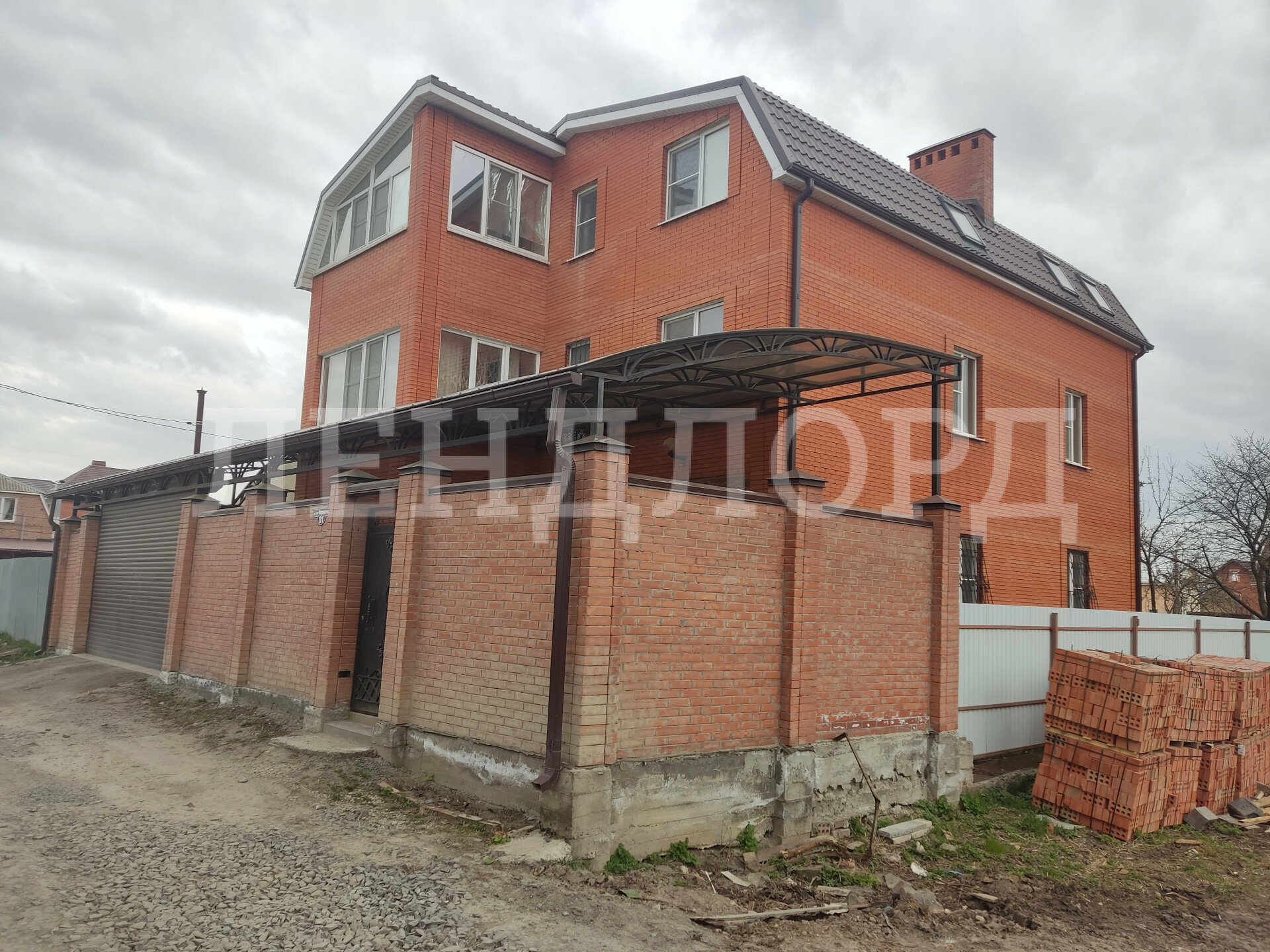 Дом с участком на продажу в Ростове-на-Дону, 1-я Форматная фото №0