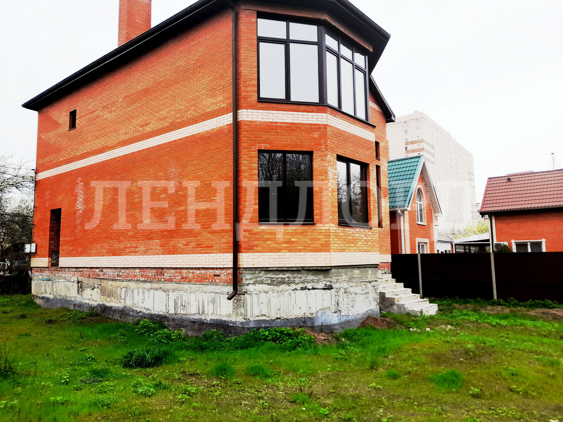 Дом с участком на продажу в Ростове-на-Дону, 1-я Веерная улица фото №1