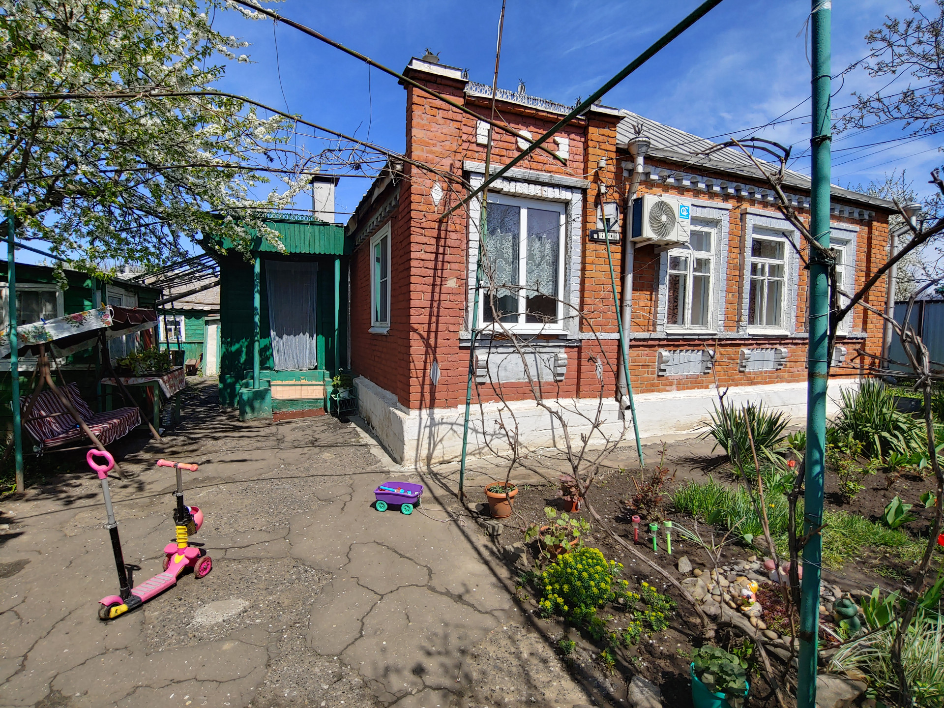 Дом с участком на продажу в Новочеркасске, Свободы, 107 фото №0