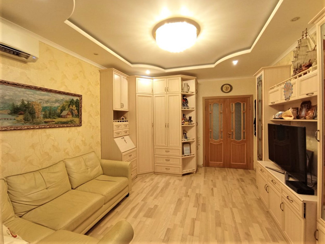 Квартира на продажу в Ростове-на-Дону, улица Ильича, 46 фото №0