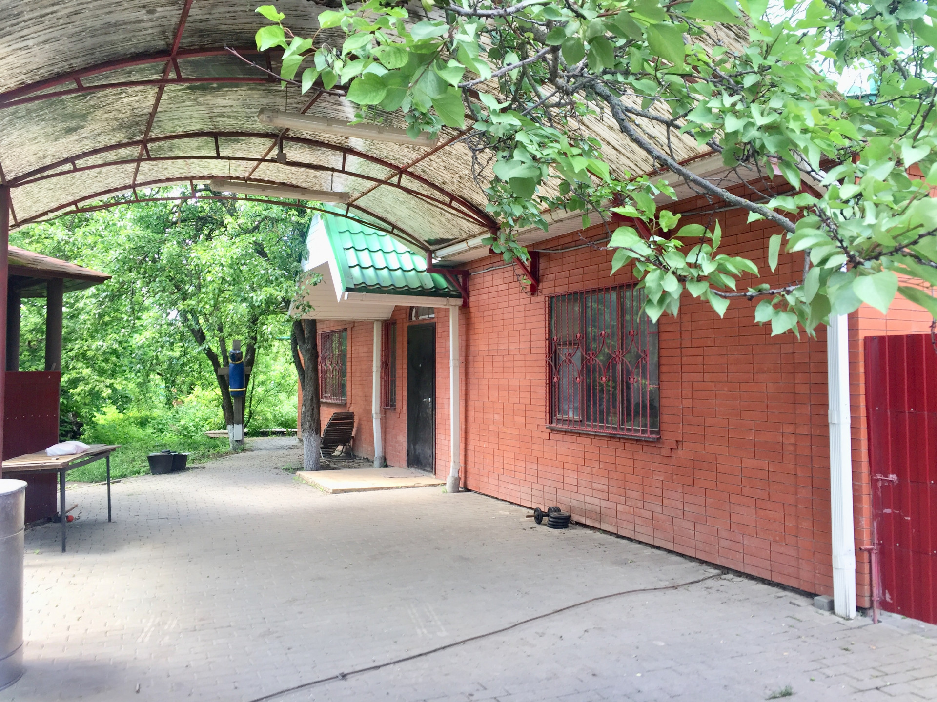 Дом с участком на продажу в Ростове-на-Дону, Фасадная фото №1