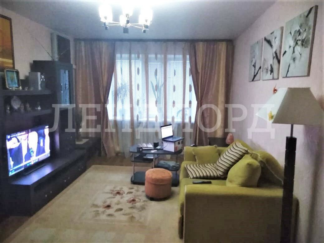 Квартира на продажу в Батайске, Заводская улица, 120 фото №0
